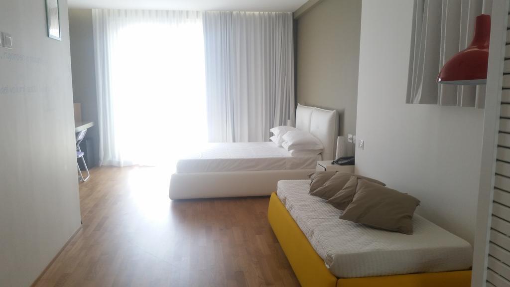 Copacabana Hotel Design Маргерита-ди-Савойя Экстерьер фото