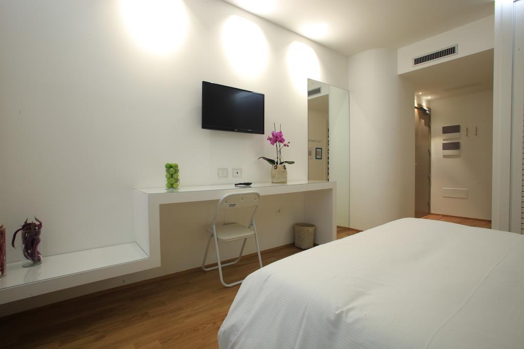 Copacabana Hotel Design Маргерита-ди-Савойя Экстерьер фото